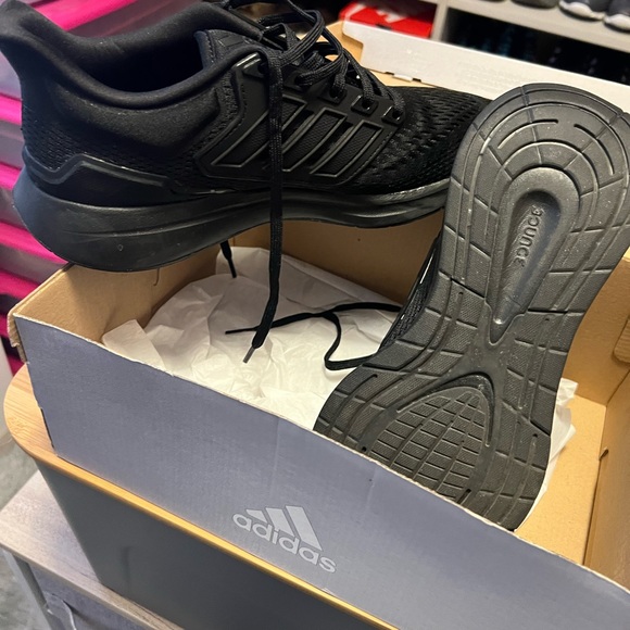 GUC and Very Clean Adidas EQ21 Run - The Sustainable Running Shoe - Picture 5 of 6